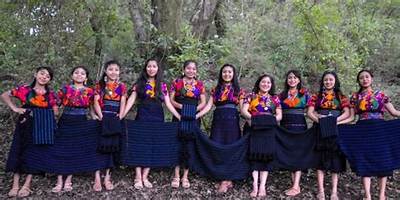 CENTRO DE ESTUDIOS AVANZADOS POPB´IL