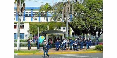 COLEGIO PQUIAL. CRISTO REDENTOR