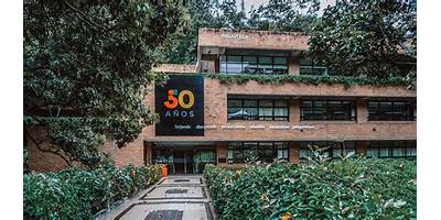 COLEGIO PRIVADO DR.ESTEBAN L.MARADONA