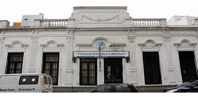 ESC. TEC. Nº 21 FRAGATA ESCUELA LIBERTAD DE 10