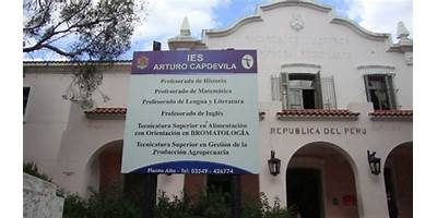 ESCUELA ARTURO CAPDEVILA