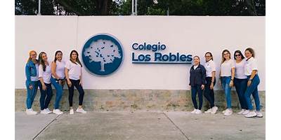 LOS ROBLES