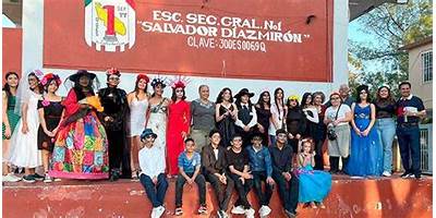 SECUNDARIA SALVADOR DÍAZ MIRÓN