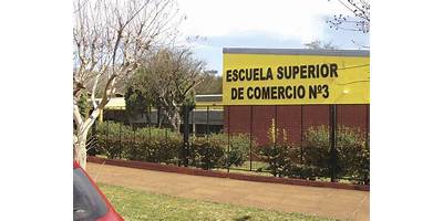 ESC. DE COMERCIO Nº 03: J.J.LANUSSE