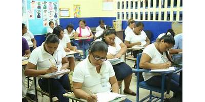 ESCUELA NOCTURNA EULOGIA SALVATIERRA DE PALACIO ANEXO REPUBLICA DEL ECUADOR