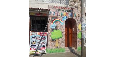 PEQUEÑOS SOÑADORES