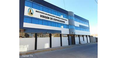 VIRGEN DE COPACABANA