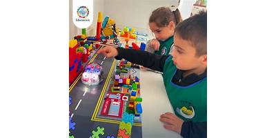 JARDIN DE INFANTES NUCLEADO NRO 239 GRILLITOS DE PAN