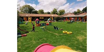 KINDER GARDEN TOP OF THE WORD SCHOOL  (COLEGIO JARDÍN INFANTIL LA CIMA DEL CIELO)