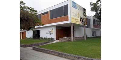 LA CASA AMARILLA LA PAZ