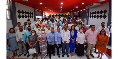 FACULTAD DE COMUNICACIÓN Y MERCADOTECNIA